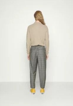 Redefined Rebel Travis PantsPantaloniGrey Uomo Pantaloni R0622E055-T12 -Redefined Rebel Negozio 00fecc9ac772467da6a74164f6784dd9