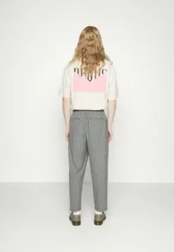 Redefined Rebel Travis PantsPantaloniGrey/White Uomo Pantaloni R0622E055-T13 7 Redefined Rebel Travis PantsPantaloniGrey/White Uomo Pantaloni R0622E055-T13 -Redefined Rebel Negozio 12a32094fe1145d889d1ab49d6d0b9d2