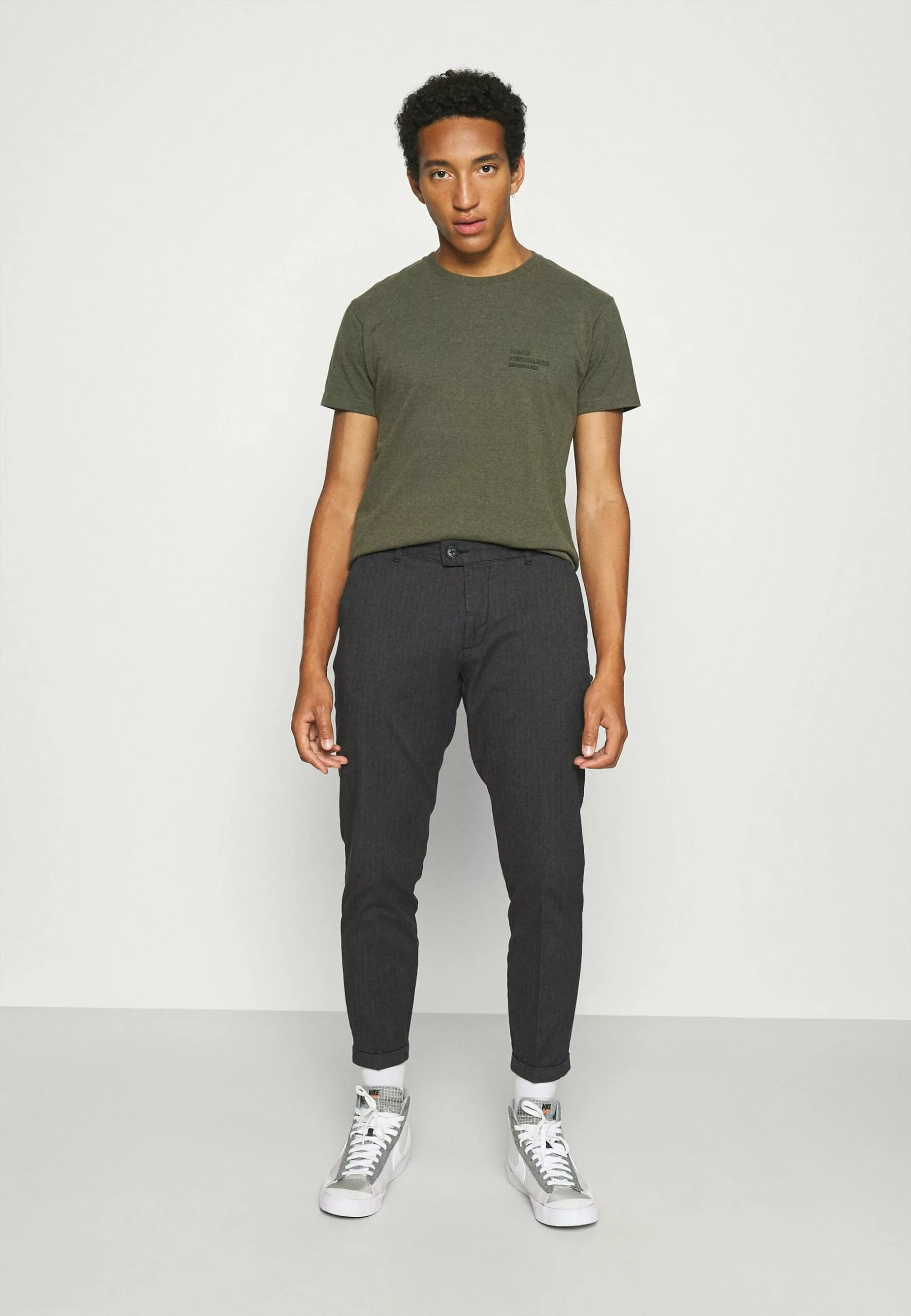 Redefined Rebel RrercanChinoBlack Herringbone Uomo Pantaloni R0622E00Y-C14 2 Redefined Rebel RrercanChinoBlack Herringbone Uomo Pantaloni R0622E00Y-C14 - immagine 2