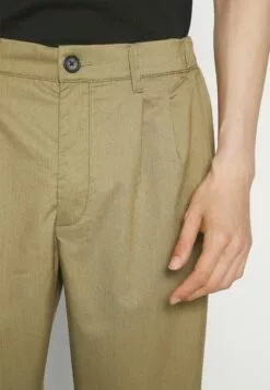Redefined Rebel Moses PantsPantaloniGothic Olive Uomo Pantaloni R0622E04Z-N11 -Redefined Rebel Negozio 29487b8b4b3a459fbd44023eae3d75f4