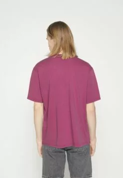 Redefined Rebel Tee UnisexT-Shirt BasicMagenta Haze Uomo T-shirt E Polo R0621003Q-I11 -Redefined Rebel Negozio 309f292599c14165b706ad80590f5eb9