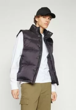 Redefined Rebel Charlie BodywarmerSmanicatoBlack Uomo Giacche R0622T04Z-Q11 -Redefined Rebel Negozio 3108a8483af644dd8ff9e77cd98052ab