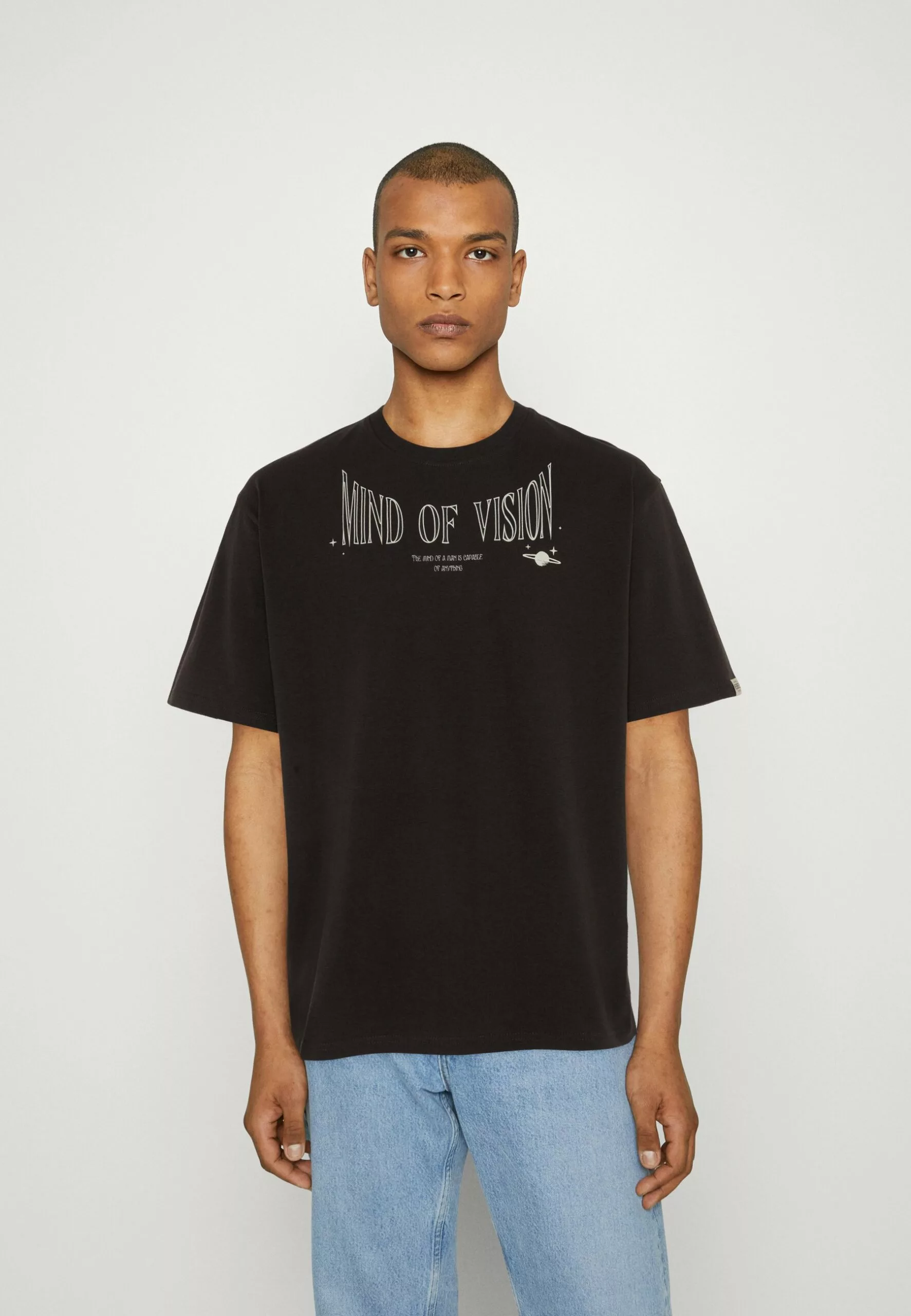 Redefined Rebel Derek TeeT-Shirt Con StampaBristol Black Uomo T-shirt E Polo R0622O05N-Q11 1 Redefined Rebel Derek TeeT-Shirt Con StampaBristol Black Uomo T-shirt E Polo R0622O05N-Q11