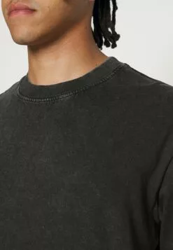 Redefined Rebel Tee UnisexT-Shirt BasicBlack Uomo T-shirt E Polo R0621003Q-Q11 -Redefined Rebel Negozio 4f364fb459eb4f138818360e4a70d4c9