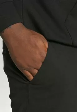 Redefined Rebel August Pants PlusChinoBlack Uomo Pantaloni R0622E04U-Q11 -Redefined Rebel Negozio 5289d009006048a0a79f13c7530e5a92