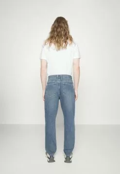 Redefined Rebel Manchester Jeans A SigarettaLight Blue Uomo Jeans R0622G09K-K11 -Redefined Rebel Negozio 5464e5045d1f4b8b818b1025ce3ea254