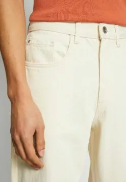 Redefined Rebel TokyoJeans BaggyOff White Uomo Jeans R0622G07E-A11 9 Redefined Rebel TokyoJeans BaggyOff White Uomo Jeans R0622G07E-A11 -Redefined Rebel Negozio 63507385a832488f8c5f8f7c5e8f5958