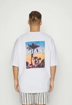 Redefined Rebel Sago TeeT-Shirt Con StampaWhite Uomo T-shirt E Polo R0622O04P-A11 8 Redefined Rebel Sago TeeT-Shirt Con StampaWhite Uomo T-shirt E Polo R0622O04P-A11 -Redefined Rebel Negozio 6f562c404b64418b8a895b005f6d49fc