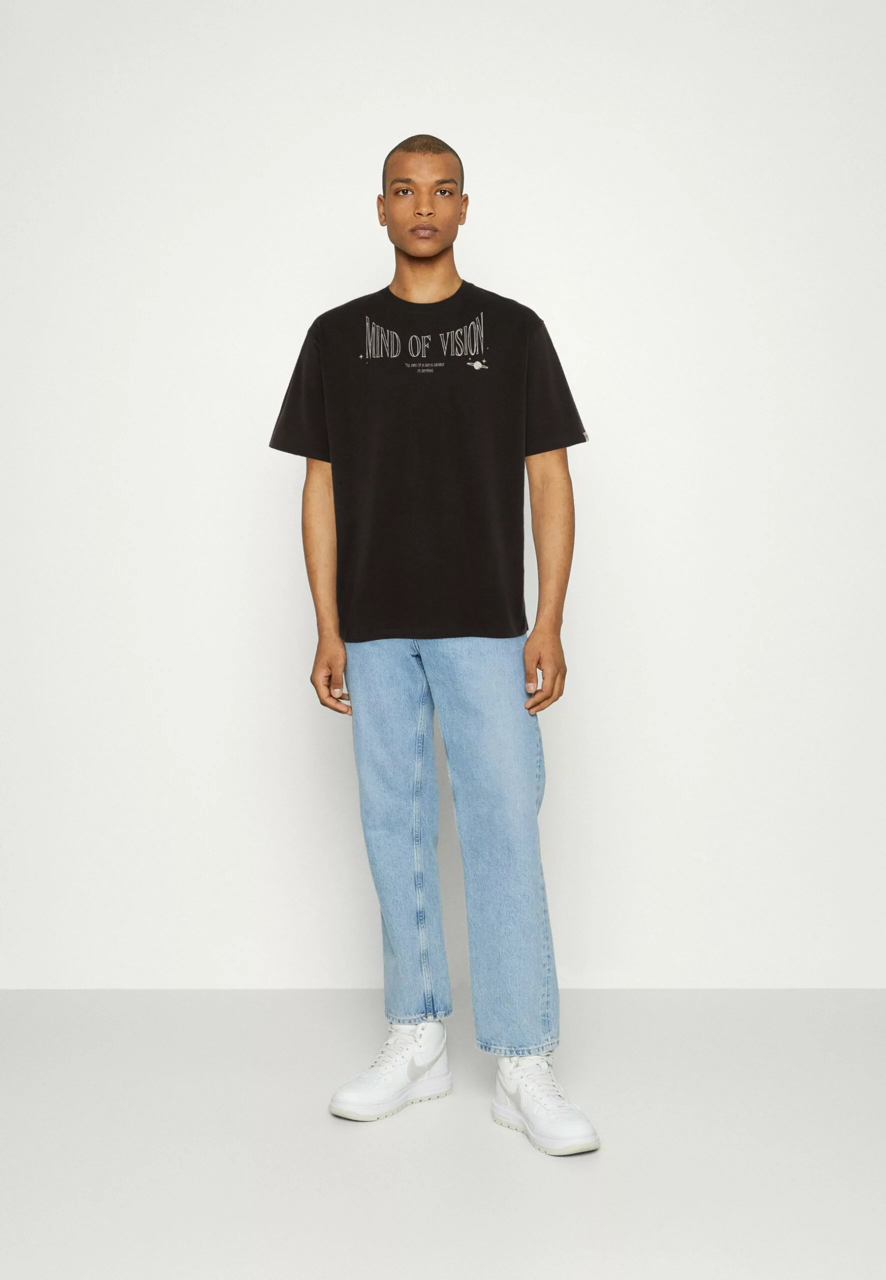 Redefined Rebel Derek TeeT-Shirt Con StampaBristol Black Uomo T-shirt E Polo R0622O05N-Q11 2 Redefined Rebel Derek TeeT-Shirt Con StampaBristol Black Uomo T-shirt E Polo R0622O05N-Q11 - immagine 2