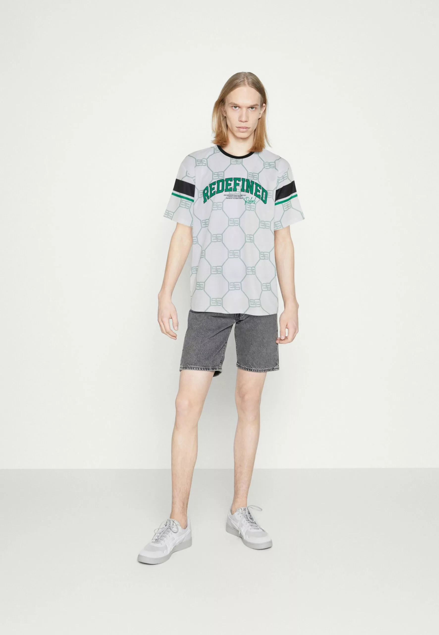 Redefined Rebel Sack TeeT-Shirt Con StampaWhite Crazy Uomo T-shirt E Polo R0622O04S-A11 2 Redefined Rebel Sack TeeT-Shirt Con StampaWhite Crazy Uomo T-shirt E Polo R0622O04S-A11 - immagine 2