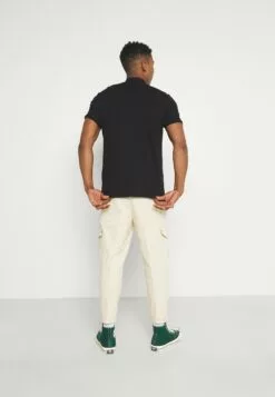 Redefined Rebel Jacob PantsPantaloni CargoSandshell Uomo Pantaloni R0622E01B-B11 -Redefined Rebel Negozio 862187d8aea649e6a6fbe3bf5d2694b1