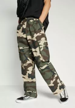 Redefined Rebel Julio PantsPantaloni CargoOlive Uomo Pantaloni R0622E057-N11 -Redefined Rebel Negozio 879f14f7c71c434c8429d484de4de70d