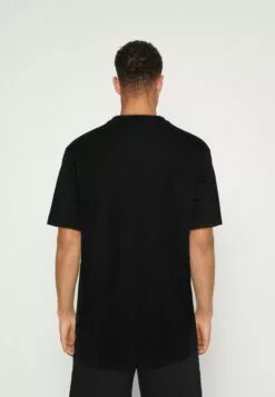 Redefined Rebel Rrgiovanni TeeT-Shirt Con StampaBlack Uomo T-shirt E Polo R0622O05S-Q11 8 Redefined Rebel Rrgiovanni TeeT-Shirt Con StampaBlack Uomo T-shirt E Polo R0622O05S-Q11 -Redefined Rebel Negozio 89b30c45f99646d1809a4459c862da53