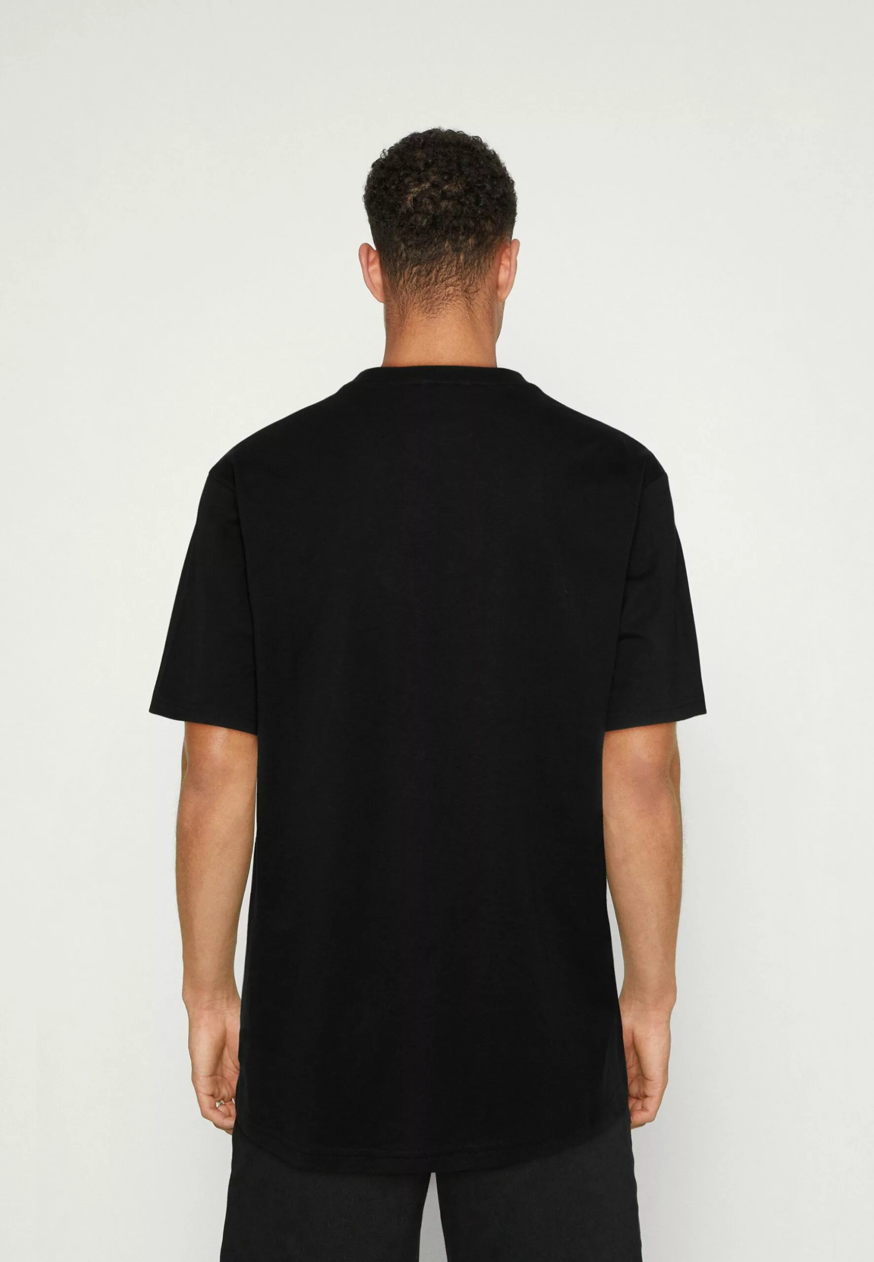 Redefined Rebel Rrgiovanni TeeT-Shirt Con StampaBlack Uomo T-shirt E Polo R0622O05S-Q11 3 Redefined Rebel Rrgiovanni TeeT-Shirt Con StampaBlack Uomo T-shirt E Polo R0622O05S-Q11 - immagine 3