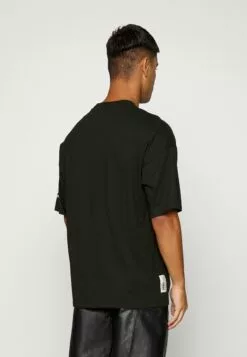 Redefined Rebel Otis Tee - T-Shirt Con Stampa - Black -Redefined Rebel Negozio 8a13ba469a2a4a5e950c6a883ff2d706