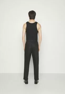 Redefined Rebel Rrkevin PantsChinoBlack Uomo Pantaloni R0622E051-Q11 -Redefined Rebel Negozio 93a4824bcfd84ec586364242c24d0e1a