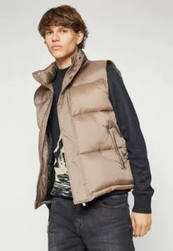 Redefined Rebel Charlie BodywarmerSmanicatoWalnut Uomo Giacche R0622T04Z-O11 -Redefined Rebel Negozio 9a52bf1249a64be09e516d3ef661be44