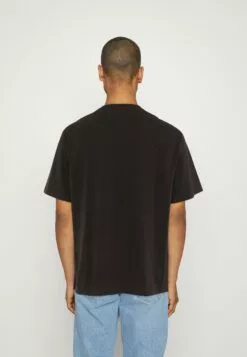 Redefined Rebel Derek TeeT-Shirt Con StampaBristol Black Uomo T-shirt E Polo R0622O05N-Q11 8 Redefined Rebel Derek TeeT-Shirt Con StampaBristol Black Uomo T-shirt E Polo R0622O05N-Q11 -Redefined Rebel Negozio a18df31b128d430d92c097d91a81e9a9