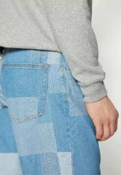 Redefined Rebel Tokyo PatchJeans BaggyLight Blue Uomo Jeans R0622G0A9-K11 11 Redefined Rebel Tokyo PatchJeans BaggyLight Blue Uomo Jeans R0622G0A9-K11 -Redefined Rebel Negozio a2289041b4274a85b53d40a41273a7aa