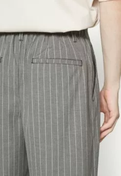 Redefined Rebel Travis PantsPantaloniGrey/White Uomo Pantaloni R0622E055-T13 9 Redefined Rebel Travis PantsPantaloniGrey/White Uomo Pantaloni R0622E055-T13 -Redefined Rebel Negozio a4c04df33609458e9dc0b9e7dd159e0a