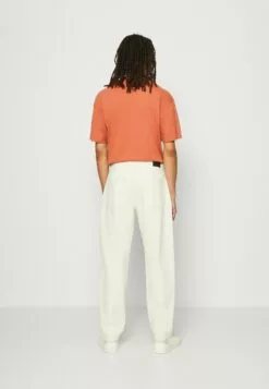 Redefined Rebel TokyoJeans BaggyOff White Uomo Jeans R0622G07E-A11 8 Redefined Rebel TokyoJeans BaggyOff White Uomo Jeans R0622G07E-A11 -Redefined Rebel Negozio b71278f8e0b84494808358c9c41a18a8