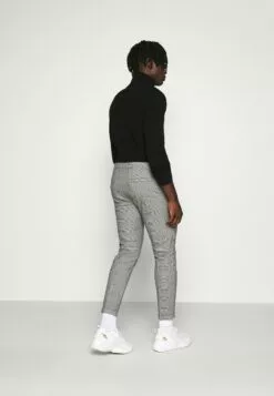 Redefined Rebel RrercanChinoGrey Check Uomo Pantaloni R0622E00Y-C11 -Redefined Rebel Negozio bd5a0247f874471a9a1cd6b8781d7db6