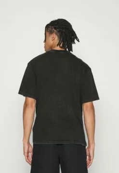 Redefined Rebel Tee UnisexT-Shirt BasicBlack Uomo T-shirt E Polo R0621003Q-Q11 -Redefined Rebel Negozio c2186a4fb588468883b8065300b4a4a2