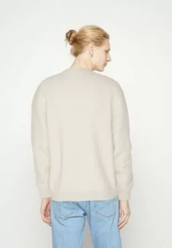 Redefined Rebel Rrkylian MaglionePumice Stone Uomo Maglieria R0622Q05X-C11 8 Redefined Rebel Rrkylian MaglionePumice Stone Uomo Maglieria R0622Q05X-C11 -Redefined Rebel Negozio d54261ef9cba49adb7a77dcc4eae1f34