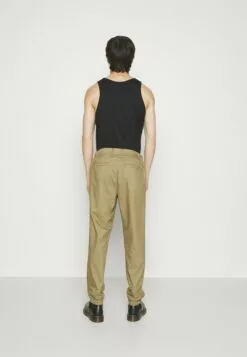 Redefined Rebel Moses PantsPantaloniGothic Olive Uomo Pantaloni R0622E04Z-N11 -Redefined Rebel Negozio e025001f0570494c97096f23d45d013c