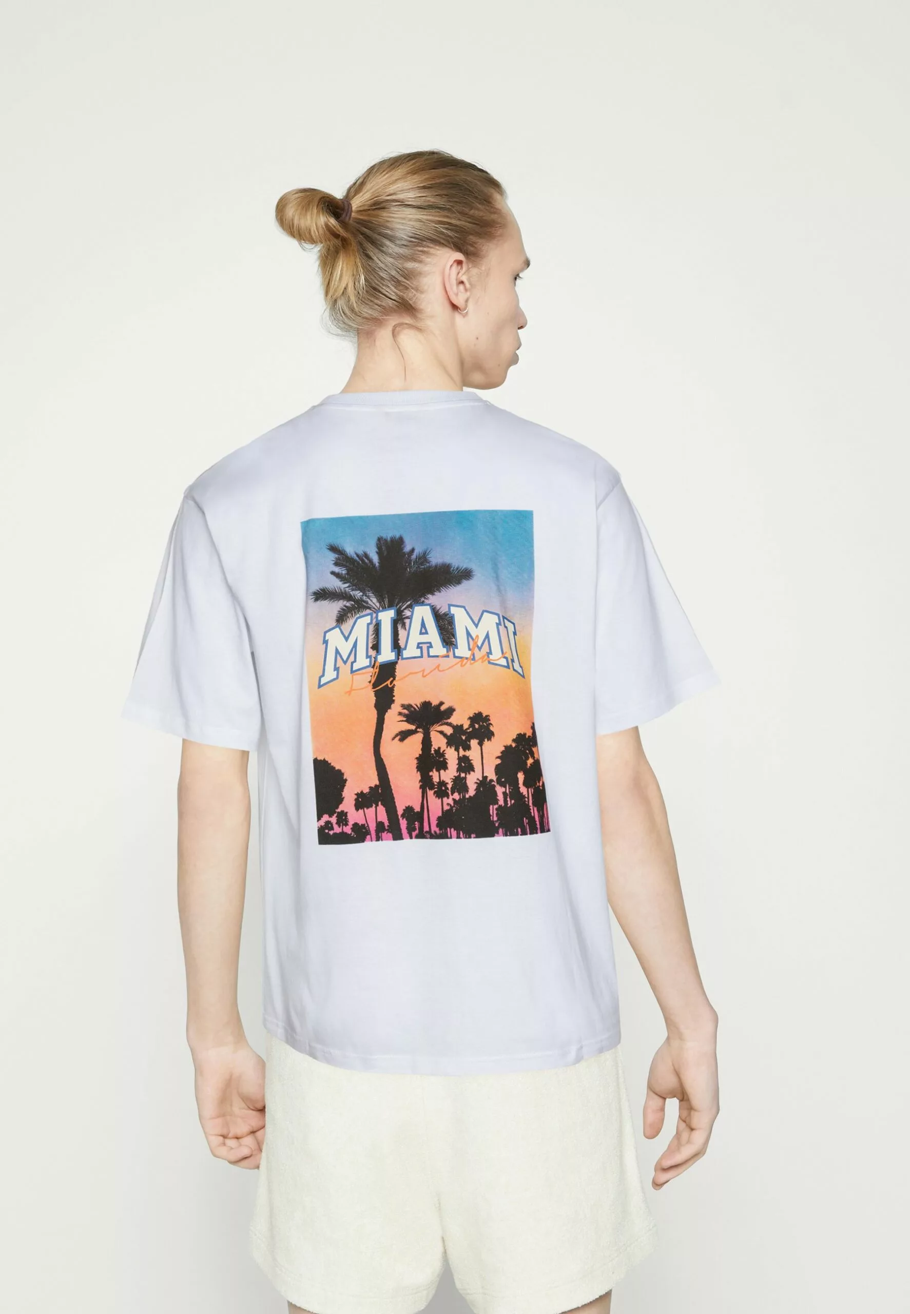 Redefined Rebel Rrsago TeeT-Shirt Con StampaWhite Uomo T-shirt E Polo R0622O04W-A11 3 Redefined Rebel Rrsago TeeT-Shirt Con StampaWhite Uomo T-shirt E Polo R0622O04W-A11 - immagine 3