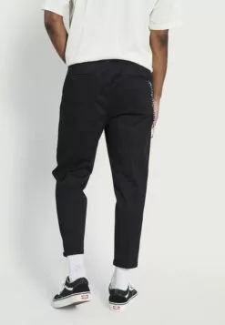 Prima pagina -Redefined Rebel Negozio fa0e460532134e1eb7cfc6a1b94cde81